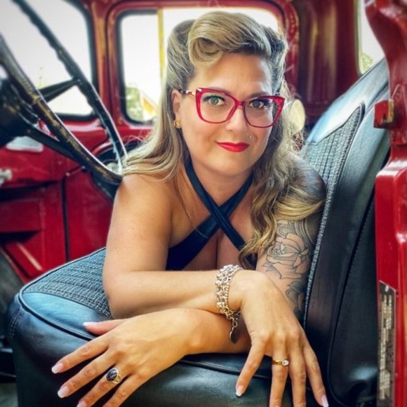 Meet your Posher, Jessika - Picture 1 of 1